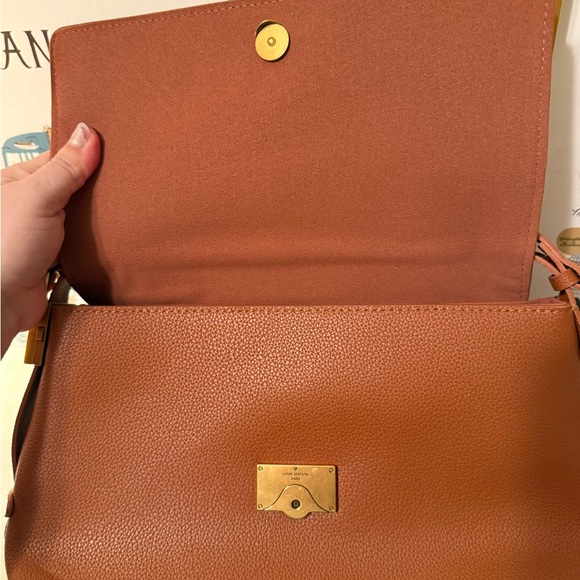 Tan Leather Shoulder Bag - Picture 5 of 13